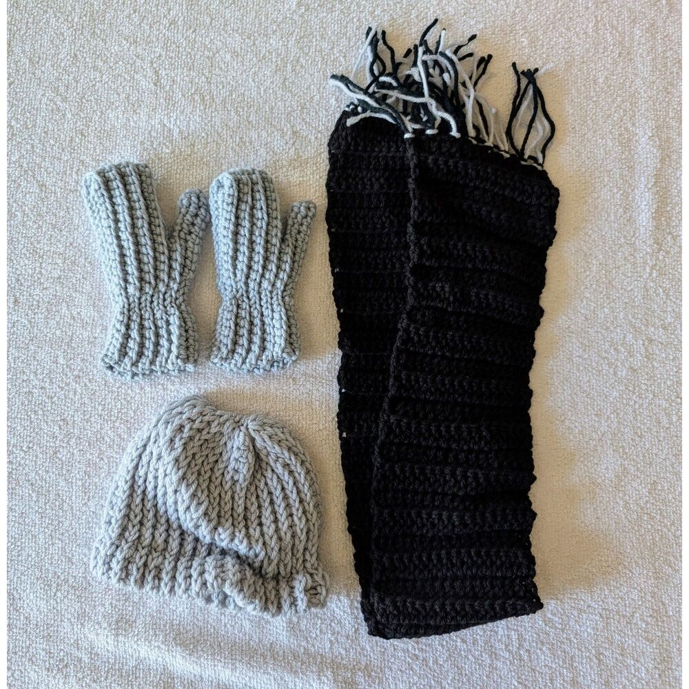 Handmade knitted unisex kids bundle-hat, gloves/mittens, scarf